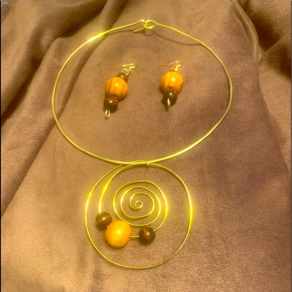 Earrings and necklace set